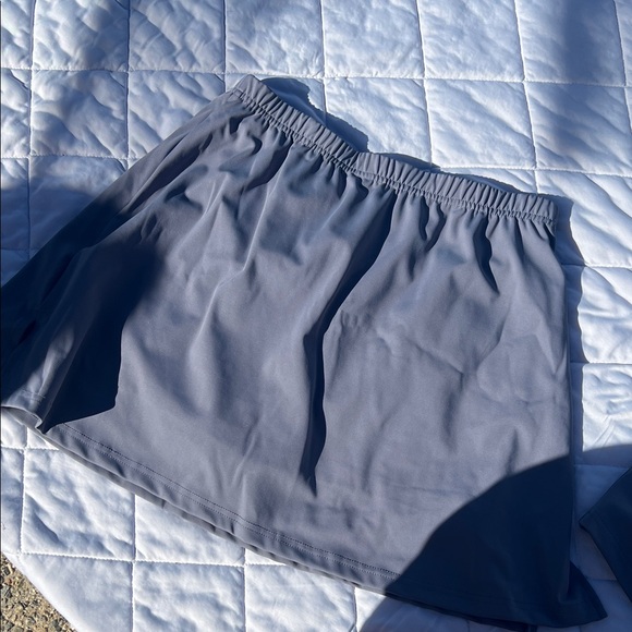 ♥️ Stylish Gray Women's Skirt Set - Picture 2 of 3